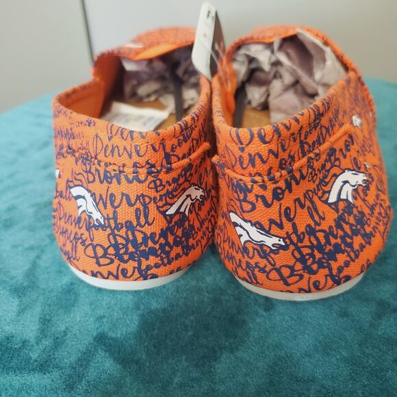 Denver Broncos NFL Slip On Shoes Womens Size XL 9-10 Orange Canvas Football  New - Picture 5 of 11